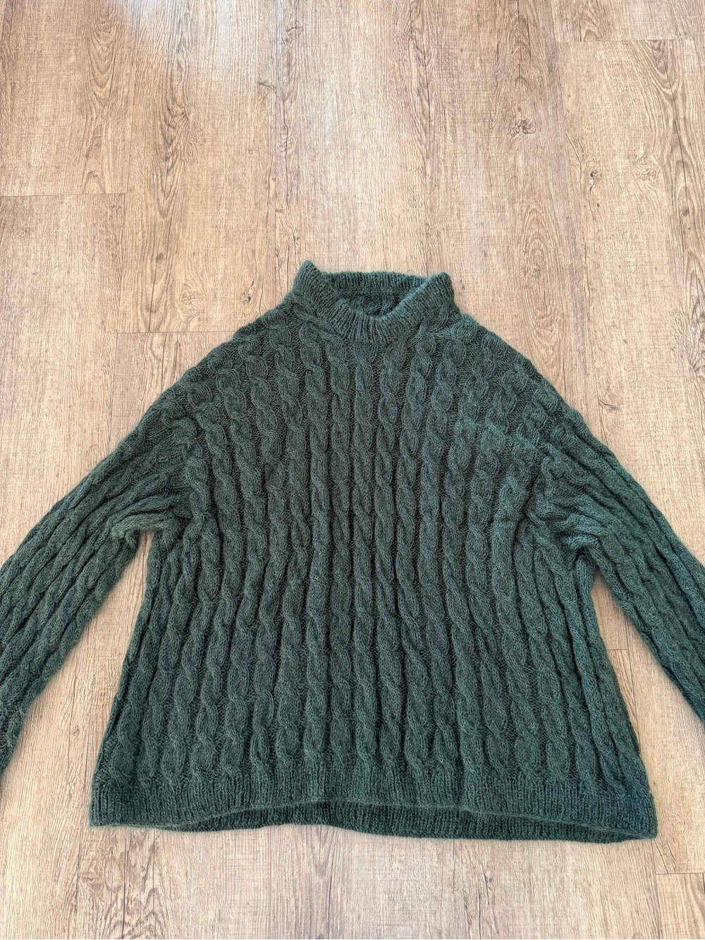 Hand-knit virgin wool Soft Cable-Knit Mock Neck Sweater - Deep Green